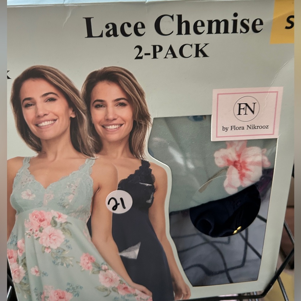 Sleep wear Chemise’s Two Pack Green & Black lace nightie Small